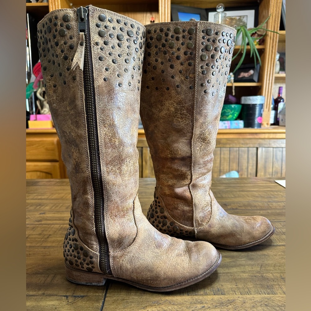 Corral Indie Spirit leather studded distressed brown boots